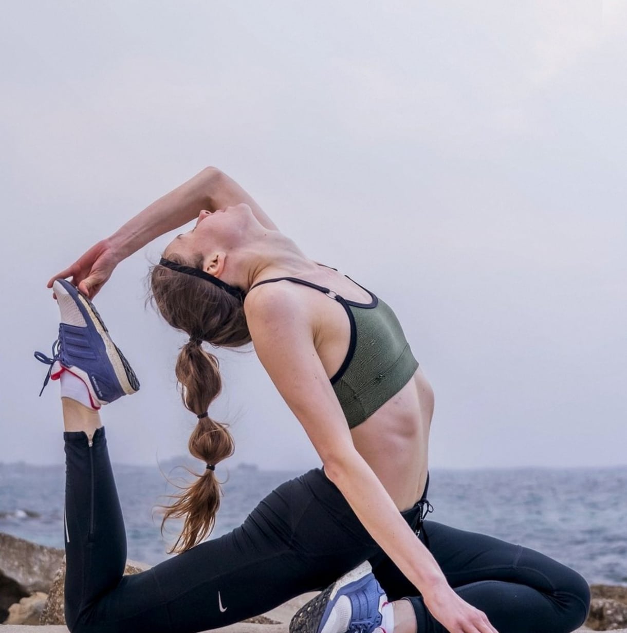 Attrezzatura yoga pronta per la pratica